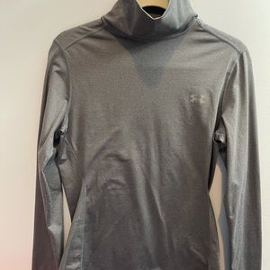 Large Under Armour turtleneck grey